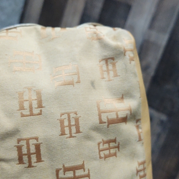 Tommy Hilfiger Tan Shoulder Bag - Picture 5 of 17